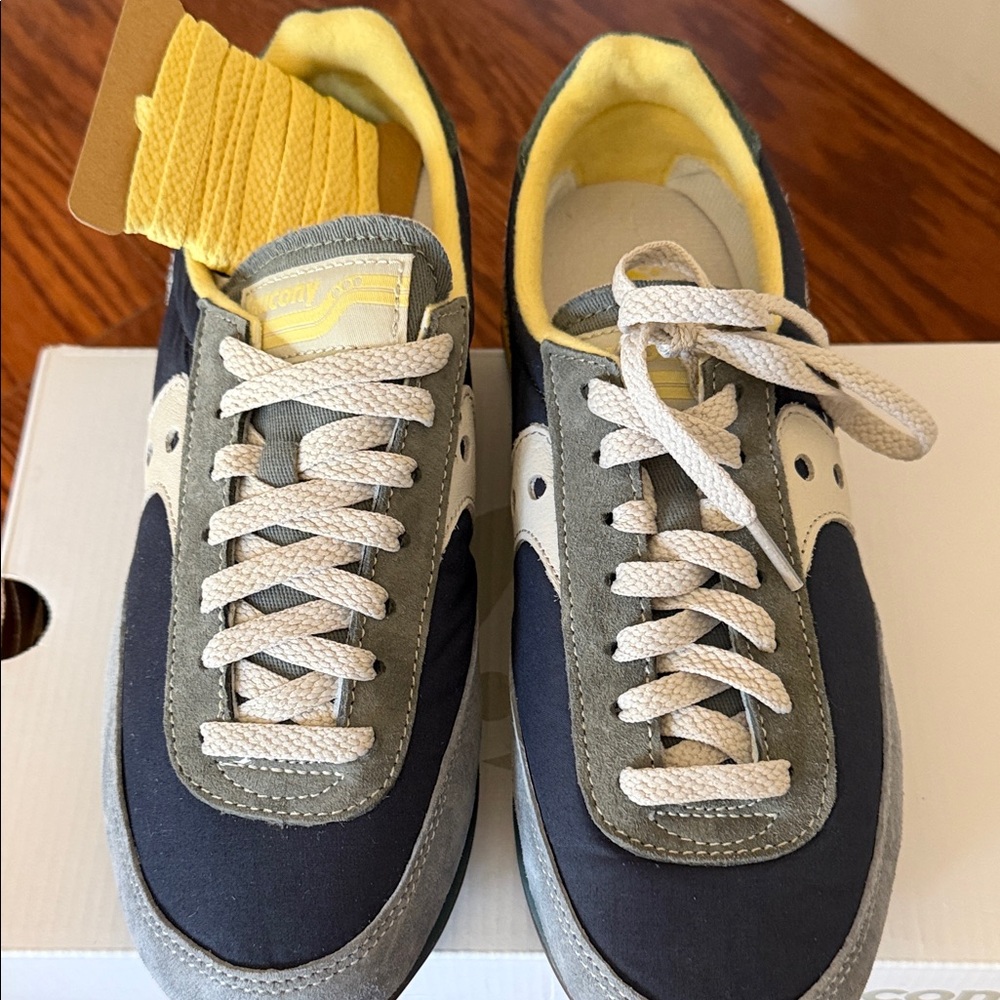 Stylish Unisex Sneakers in Blue and Gray